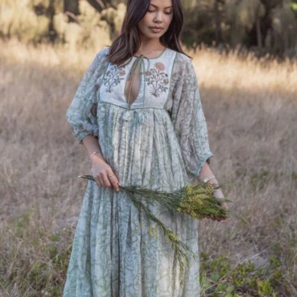 [SOLD OUT] Diya Midi Dress Pistachio Green Daughters Of India - XS - NWT